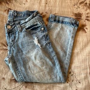 WallFlower distressed capris